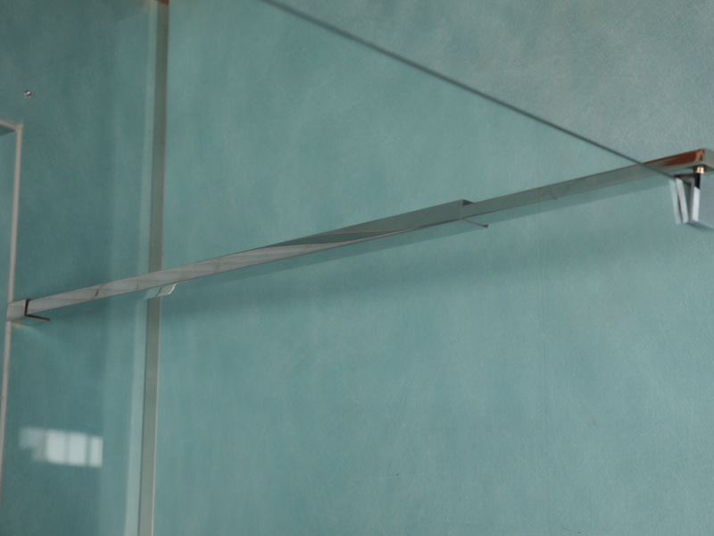 RSQA Pivot brusekabine, klart hærdet glas, krom aluminiumsprofil, håndtag med dobbelte huller, med bakke RSQA Pivot brusekabine, klart hærdet glas, krom aluminiumsprofil, håndtag med dobbelte huller, med bakke