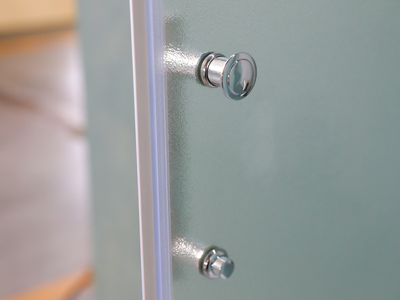 RE glidende brusekabine, mat hærdet glas, krom aluminiumsprofil, håndtag med dobbelte huller, med bakke RE glidende brusekabine, mat hærdet glas, krom aluminiumsprofil, håndtag med dobbelte huller, med bakke