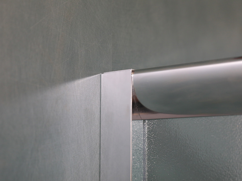 RE glidende brusekabine, mat hærdet glas, krom aluminiumsprofil, håndtag med dobbelte huller, med bakke RE glidende brusekabine, mat hærdet glas, krom aluminiumsprofil, håndtag med dobbelte huller, med bakke