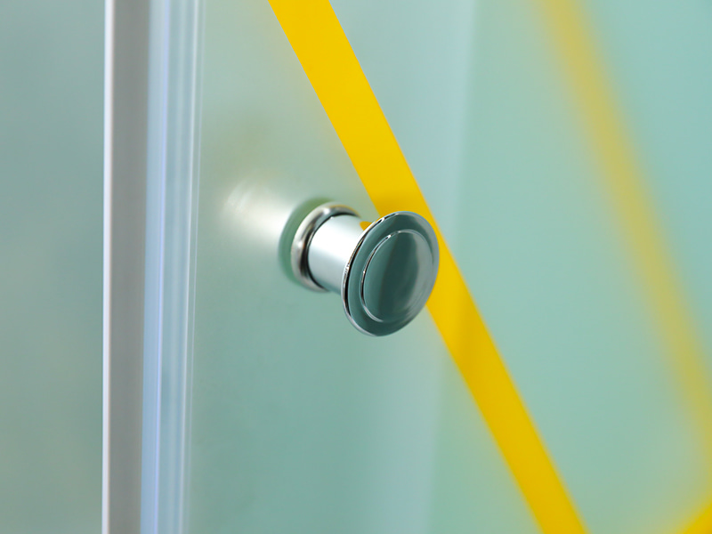 RE glidende brusekabine, mat hærdet glas med tryk, guld aluminiumsprofil, dobbelt hulhåndtag, med bakke RE glidende brusekabine, mat hærdet glas med tryk, guld aluminiumsprofil, dobbelt hulhåndtag, med bakke