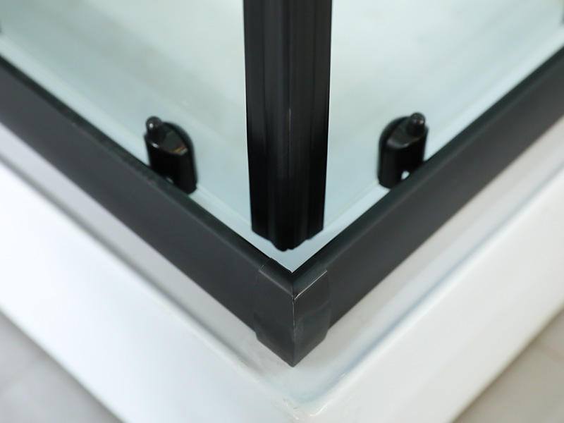 SQ klart hærdet glas med tryk på brusekabine SQ klart hærdet glas med tryk på brusekabine