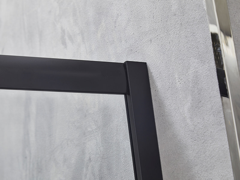 SE glidende brusekabine, klart hærdet glas, sort aluminiumsprofil, håndtag med dobbelte huller, uden bakke SE glidende brusekabine, klart hærdet glas, sort aluminiumsprofil, håndtag med dobbelte huller, uden bakke